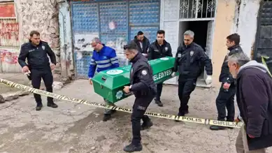 Evde Tabancayla Öldürülmüş Bulundu
