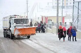 Yoğun Kar Yağışı: Okullar Tatil!