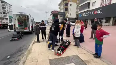 Çocuklar Otomobil Çarpmasıyla Yaralandı