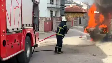 Aksaray'da Park Halindeki Tofaş Yandı!