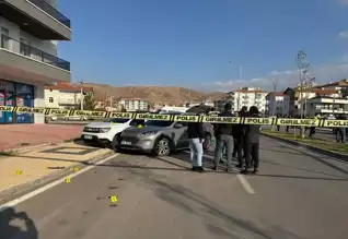 Park Yeri Kavgası: İki Yaralı, Üç Gözaltı