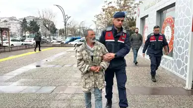 Köy Kahvehanede Bıçaklı Saldırı: Yaralı Hayati Tehlikede