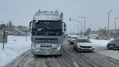 Yoğun Kar Yağışı: Nevşehir-Aksaray Yolu Kapandı!