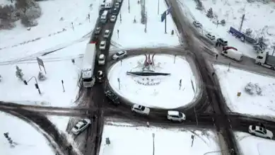 İç Anadolu'da Kar Yoğunluğu: Yol Kapanmaları ve Açılımları