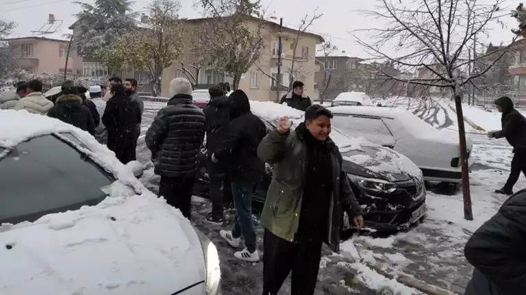 Yoğun Kar Yağışı: Çok Sayıda İlde Okullar Tatil!