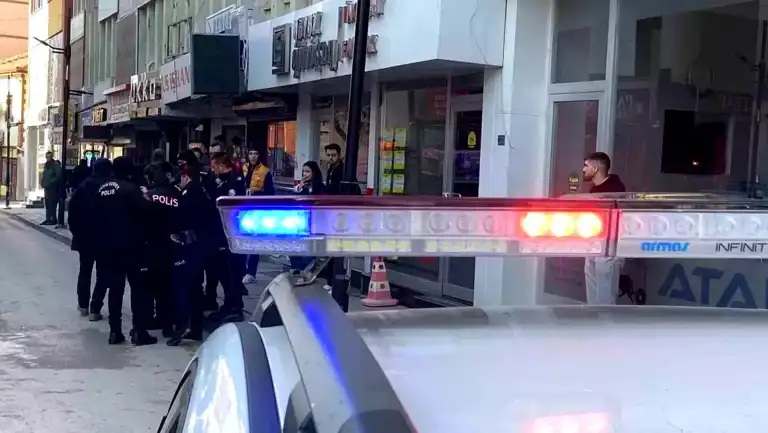 Aksaray'da Bıçaklı Kavga: 1 Yaralı