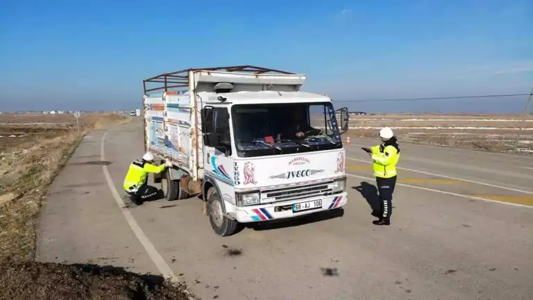 Kış Lastiği Denetimleri Başladı: Aksaray'da Uygulamalar Sürüyor