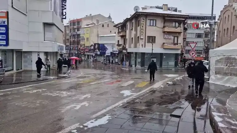 Şehirde Yoğun Kar Yağışı
