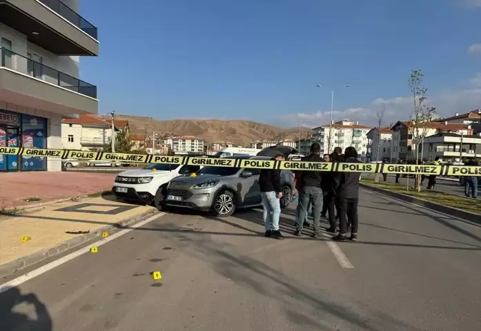 Park Yeri Kavgası: İki Yaralı, Üç Gözaltı