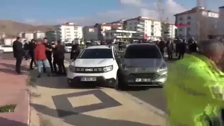 Park Kavgası Kanlı Bitti: Baba-Oğul Saldırısı