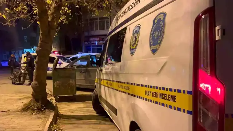 Parkta Bıçaklı Saldırı: 2 Yaralı