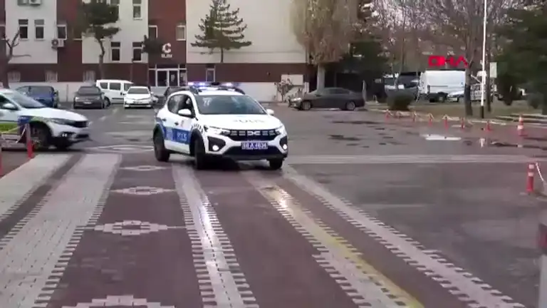 Hırsız, Bazada Yakalandı!