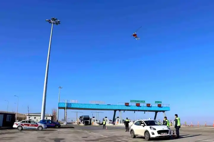 Kırşehir'de Havadan Trafik Denetimi: Jandarma Gökyüzünden Göz Kuyruğu